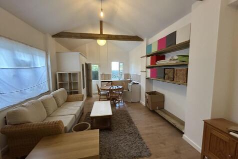 Annex lounge/5th bed
