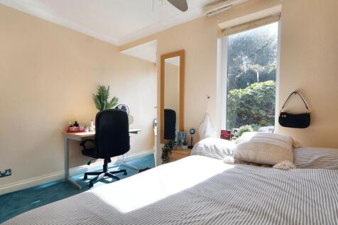 Bedroom with ensuite