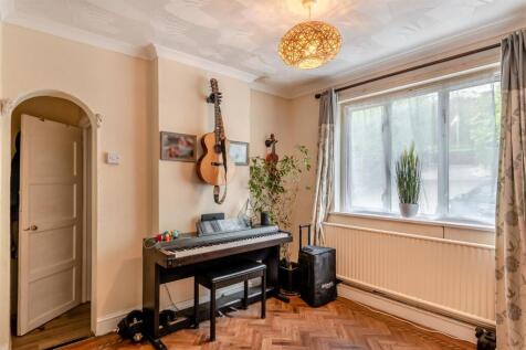 8643651-interior01.jpg