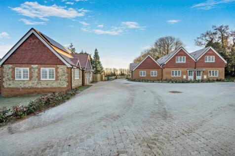 8674000-exterior25-800- ED.jpg