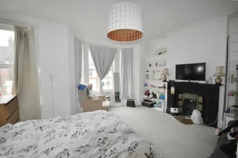 Recrption room into bay window