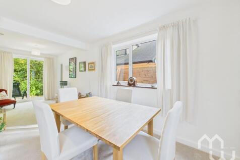 Lounge and Dining Area