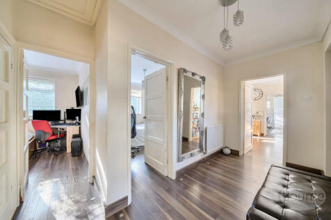 3b3f60e3-6e9e-4de...