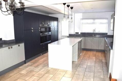 Kitchen diner - view 1