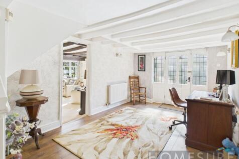 Entrance hall - view 1