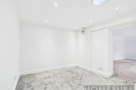 Dressing room/Office