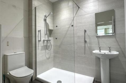 SHOWER ROOM/WC