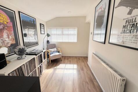 Study/4th Bedroom