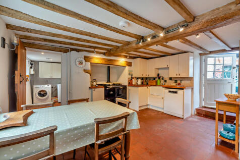 8603008-interior1...