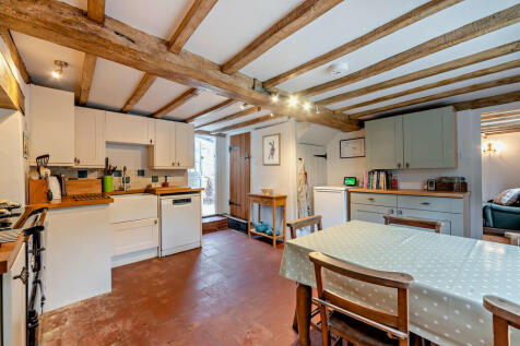 8603008-interior1...