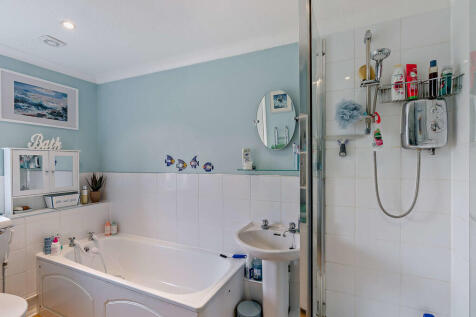 8651916-interior1...