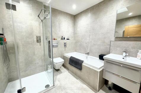 Bedroom Two En-suite