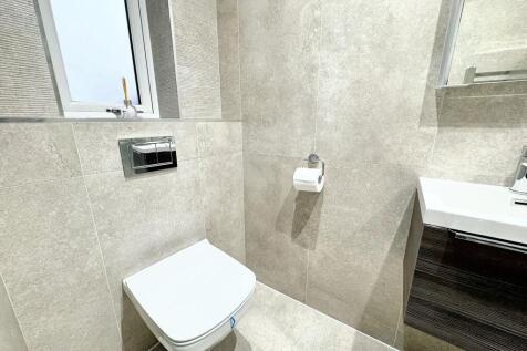 Bedroom Four En-suite