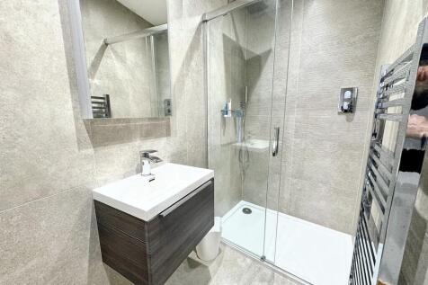 Bedroom Four En-suite