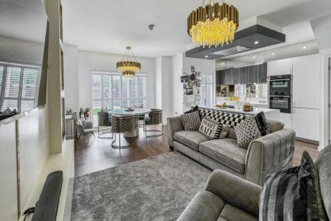 Open Plan Kitchen / Diner / Lounge Area