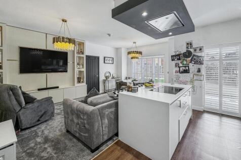 Open Plan Kitchen / Diner / Lounge Area