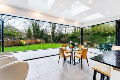 Kitchen / Breakfast Room