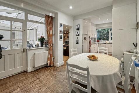 Kitchen / Breakfast Room