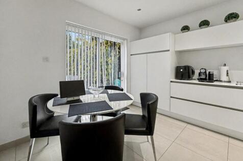 Kitchen / Breakfast Room