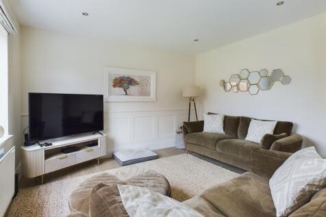 CAM02519G0-PR0214-STILL021