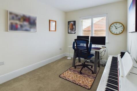 CAM02519G0-PR0214-STILL002