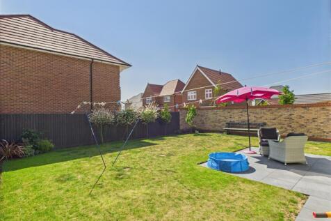 CAM02519G0-PR0303-STILL006