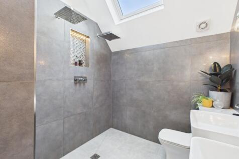 CAM02519G0-PR0244-STILL052