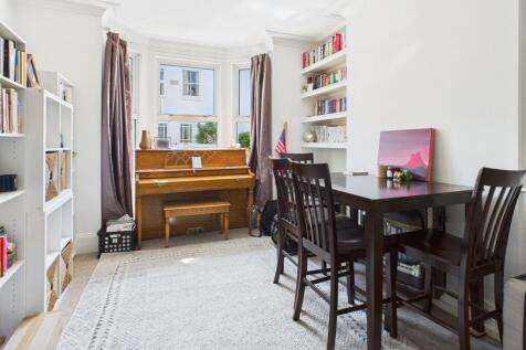 CAM02545G0-PR0440-STILL003