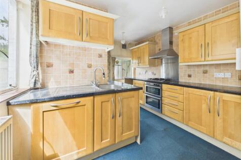 CAM02545G0-PR0452-STILL009