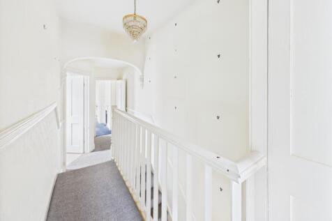 CAM02545G0-PR0452-STILL012