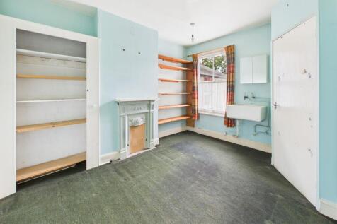 CAM02545G0-PR0452-STILL015