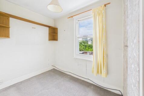 CAM02545G0-PR0452-STILL022