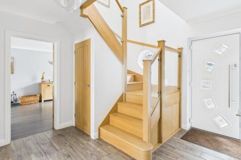 CAM02519G0-PR0325-STILL004