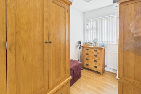 CAM02519G0-PR0325-STILL031