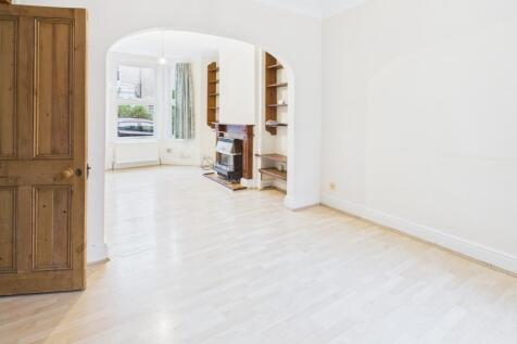 CAM02545G0-PR0504-STILL003