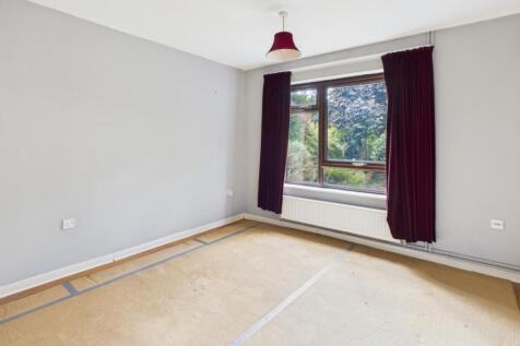 CAM02519G0-PR0332-STILL003