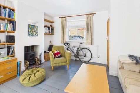 CAM02545G0-PR0467-STILL012