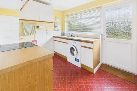 CAM02519G0-PR0334-STILL006