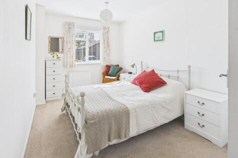 CAM02519G0-PR0345-STILL001