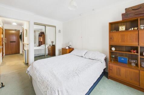 CAM02545G0-PR0530-STILL008