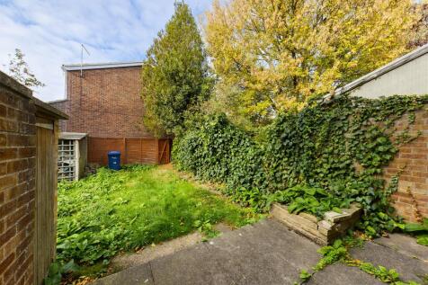 CAM00227P1-PR0352-STILL04