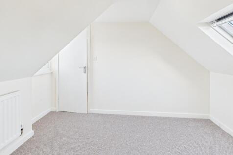 CAM02519G0-PR0373-STILL017