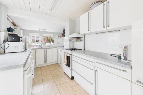 CAM02545G0-PR0547-STILL002