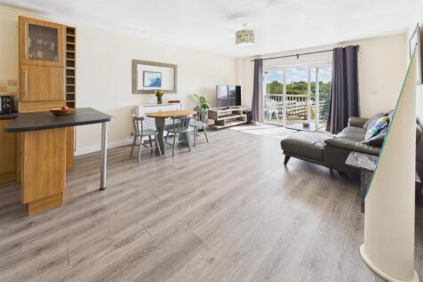 Kitchen / Diner / Lounge