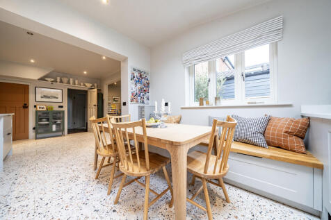 1365198-8-68ed31f...