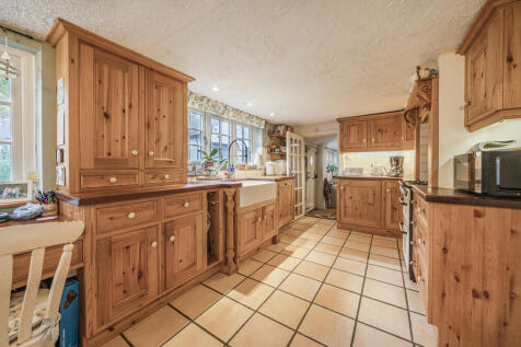 1373710-11-690390...