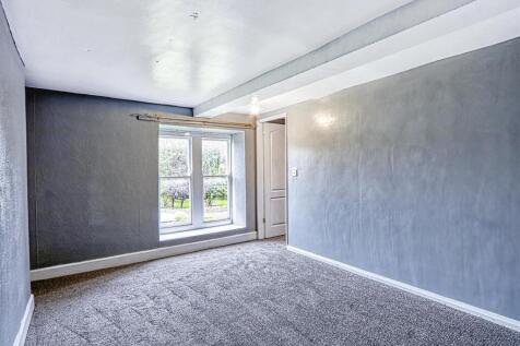 bed 1 - 1sr floor front