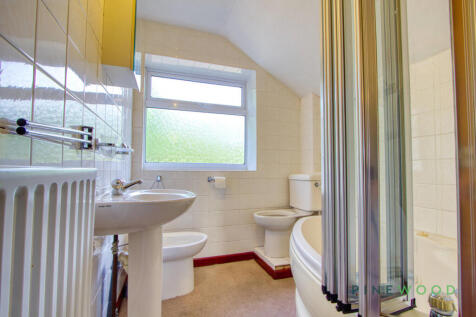 Bathroom (Annexe)