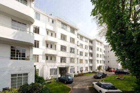 Two bedroom flat in Iconic Stanbury Court