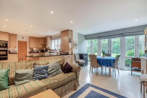 8544908-interior21.jpg